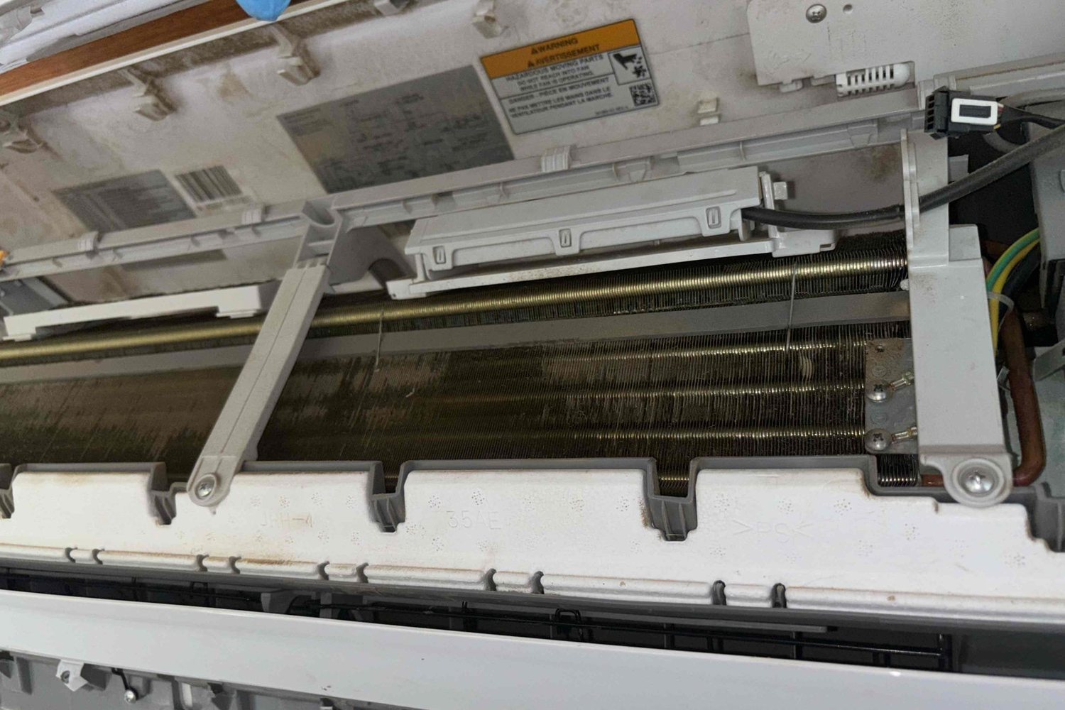 Mini-split indoor unit coil after professional cleaning by EscoCool